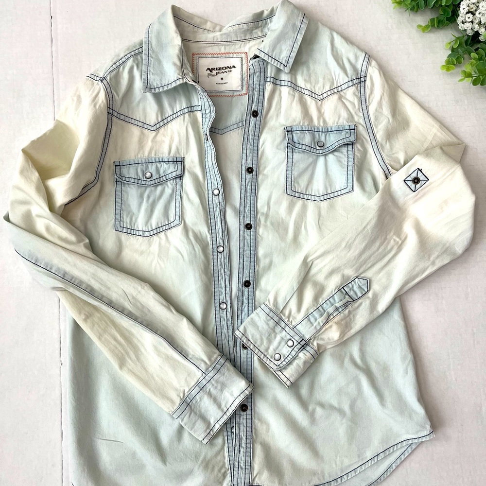 Arizona light wash denim button down shirt - size medium